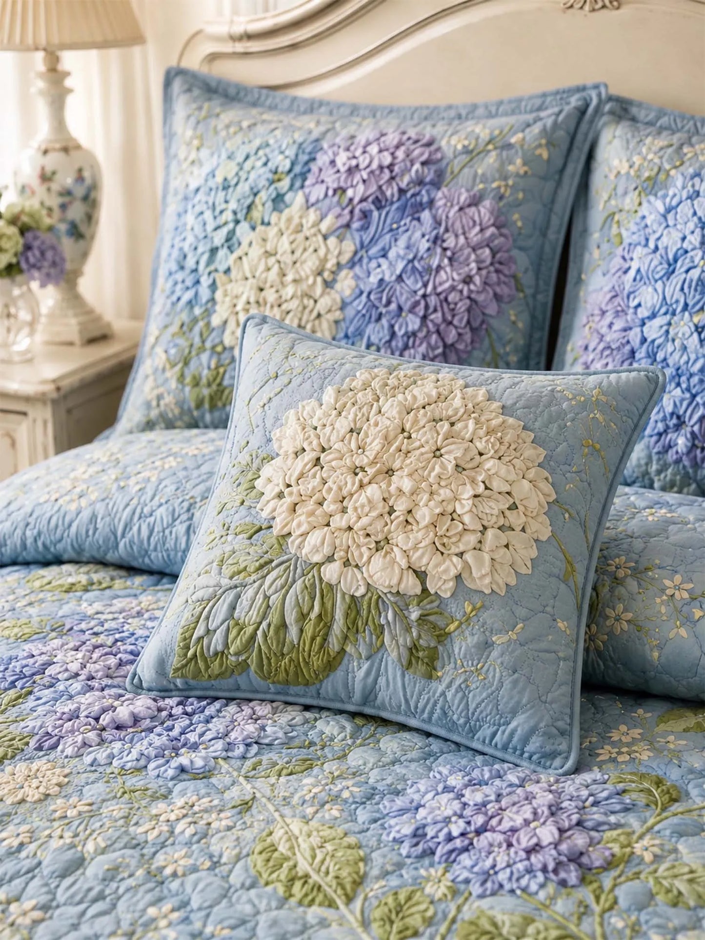 Blue Hydrangea Floral Quilted 3-Piece Bedding Set – Luxury Quilted Bedding With Matching Pillow Shams