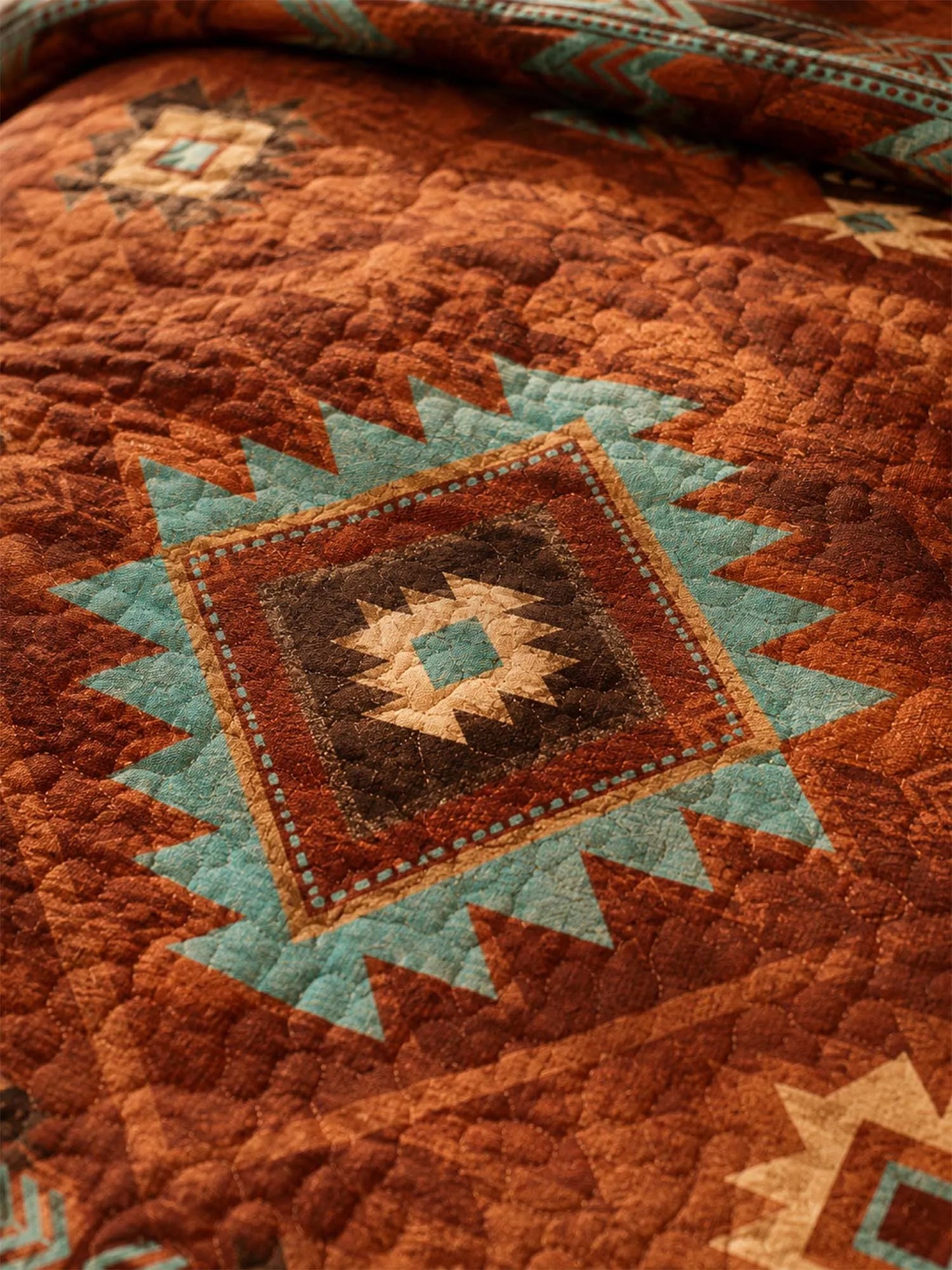 Southwestern Aztec Quilted 3-Piece Bedding Set – Rustic Luxury Quilted Bedding with Matching Pillow Shams